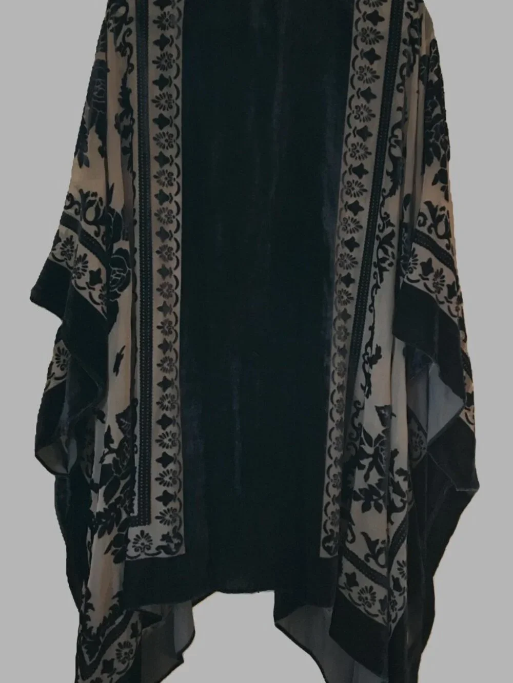 Torrid One Size Velvet Black Burnout Ruana Wrap NWT - Picture 7 of 7